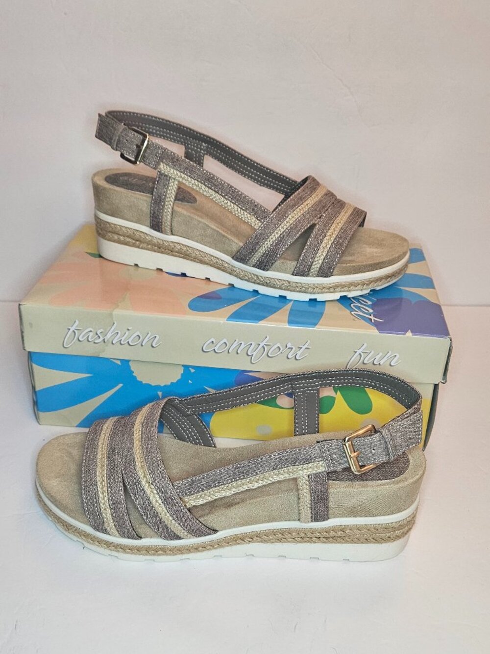 easy street Taupe Strappy Wedge Sandals Womens Size 9.5W
